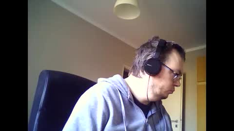 Snapshot of tyradi1991 chatting on 02/09/25, 02:40 tyradi1991 online show from 02/09/25, 02:40