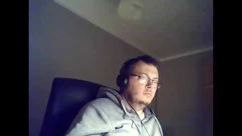 Snapshot of tyradi1991 chatting on 02/15/25, 06:01 tyradi1991 online show from 02/15/25, 06:01