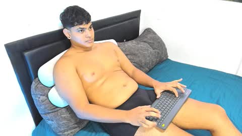 tyson_smithx online show from 11/19/25, 10:21