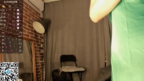 Snapshot of tyty_pupu chatting on 12/03/24, 05:23 Christine 3 Next broadcast tomorrow at 2100 GMT 5 online show from 12/03/24, 05:23