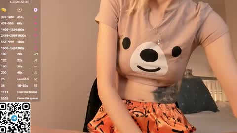 Snapshot of tyty_pupu chatting on 09/29/25, 06:02 Christine 3 Next broadcast tomorrow at 2100 GMT 5 online show from 09/29/25, 06:02