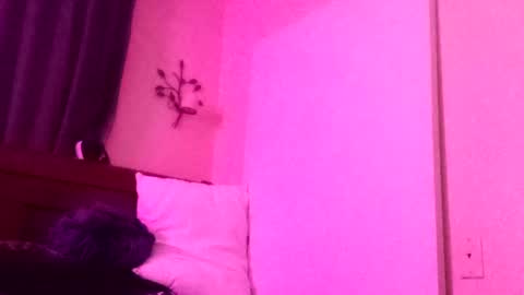 Snapshot of uandme_baby chatting on 09/11/25, 10:26 Azelia B online show from 09/11/25, 10:26