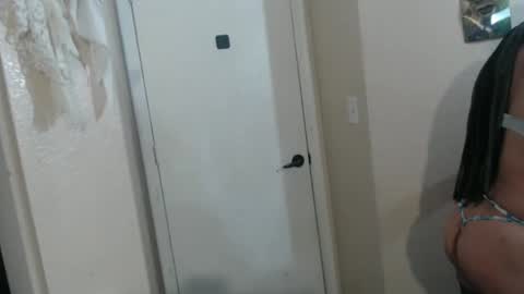 Azelia B online show from 10/31/25, 05:03