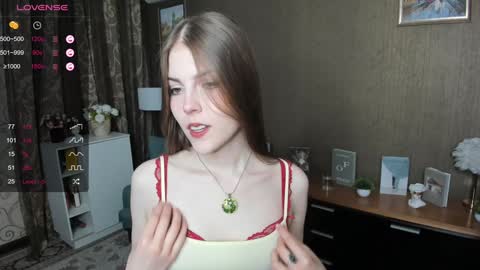 Snapshot of udeledelmoref chatting on 01/31/25, 08:43 Liky online show from 01/31/25, 08:43