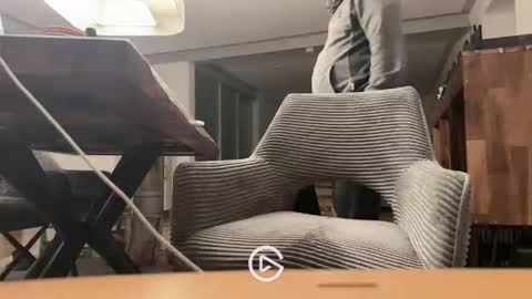 Snapshot of ueberdruck01 chatting on 11/23/25, 12:10 ueberdruck01 online show from 11/23/25, 12:10