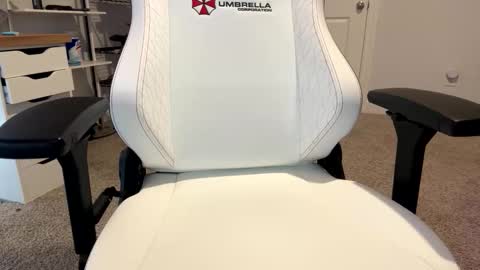 Love Lain online show from 03/27/26, 12:05