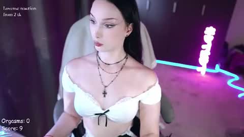 Izzy    online show from 07/29/26, 03:21