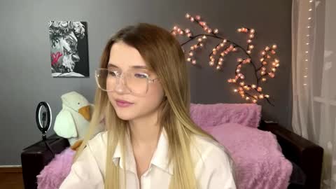 Vikki online show from 12/14/25, 04:12