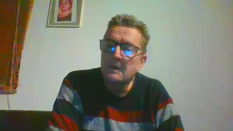 ulmeni4 online show from 01/01/25, 04:18
