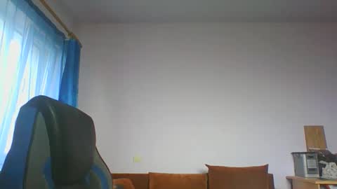 ulmeni4 online show from 02/18/26, 07:26