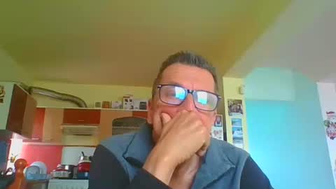 ulmeni4 online show from 04/13/26, 09:26