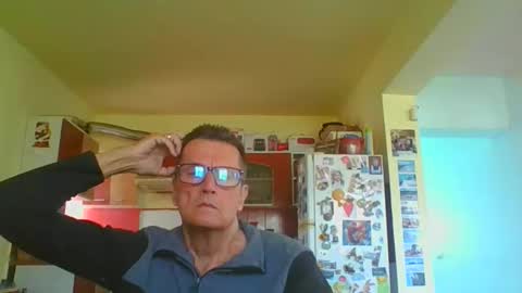 ulmeni4 online show from 04/14/26, 09:26