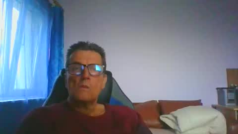 Snapshot of ulmeni7 chatting on 10/18/25, 02:51 ulmeni7 online show from 10/18/25, 02:51