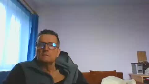 Snapshot of ulmeni7 chatting on 12/18/25, 11:38 ulmeni7 online show from 12/18/25, 11:38