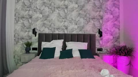 Melena online show from 10/10/25, 02:43