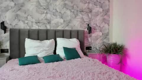 Melena online show from 10/21/25, 04:35