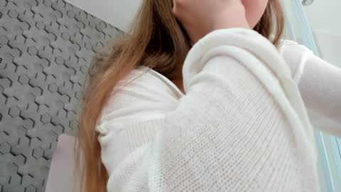 Melena online show from 04/10/26, 02:39