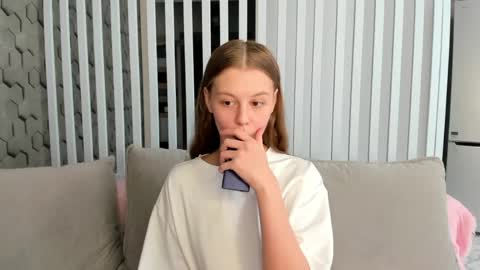 Melena online show from 04/29/26, 02:59