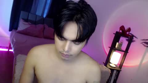 Snapshot of ultimatesexytrans chatting on 10/19/25, 02:45 Alex online show from 10/19/25, 02:45