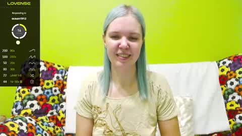 Snapshot of ultra_meow chatting on 01/22/25, 11:43 Roxy online show from 01/22/25, 11:43