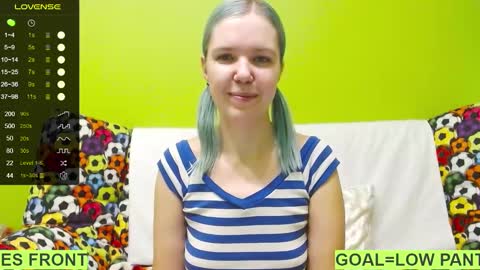 Snapshot of ultra_meow chatting on 01/24/25, 10:43 Roxy online show from 01/24/25, 10:43