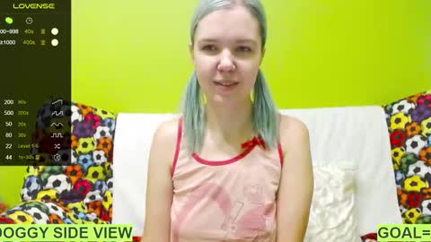 Snapshot of ultra_meow chatting on 01/28/25, 04:50 Roxy online show from 01/28/25, 04:50