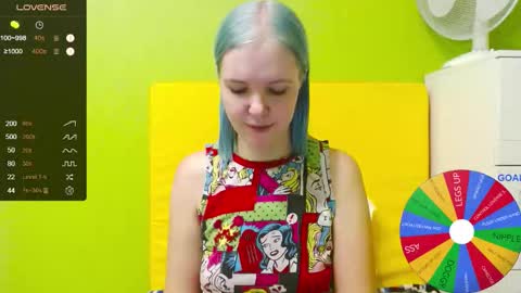 Snapshot of ultra_meow chatting on 10/20/25, 07:36 Roxy online show from 10/20/25, 07:36