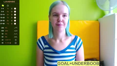 Snapshot of ultra_meow chatting on 10/30/25, 11:22 Roxy online show from 10/30/25, 11:22