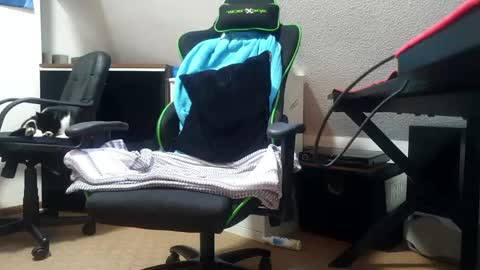 Snapshot of ultraunique chatting on 01/10/25, 07:35 Mr. Mrs. Smith online show from 01/10/25, 07:35