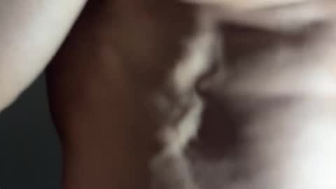 Um CM online show from 03/25/26, 11:33