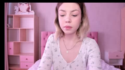 uma_like online show from 04/09/26, 09:36