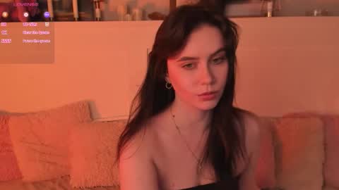 Una  online show from 03/25/26, 09:15