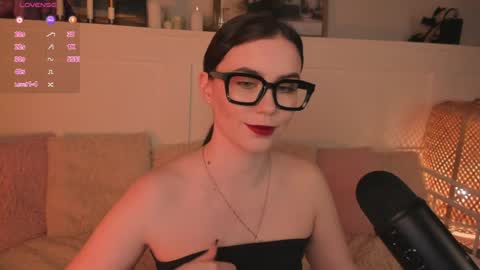 Una  online show from 04/10/26, 10:20