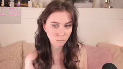 Una  online show from 05/08/26, 10:53