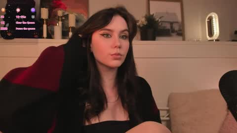 Una  online show from 05/15/26, 10:11