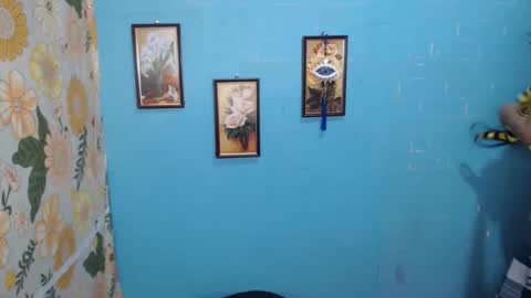 Snapshot of uncut_queen chatting on 09/14/25, 02:11 LOVELY JANE online show from 09/14/25, 02:11