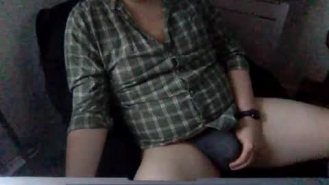 Snapshot of uncutchub526 chatting on 04/24/26, 02:30 UncutChub526 online show from 04/24/26, 02:30