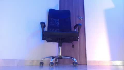   online show from 04/29/26, 12:05