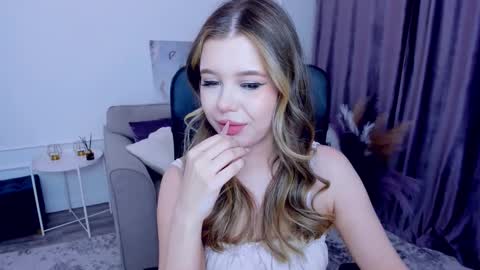 Alice online show from 02/19/25, 02:44