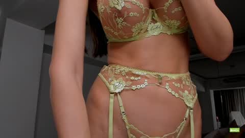 Silvia online show from 12/04/24, 06:39