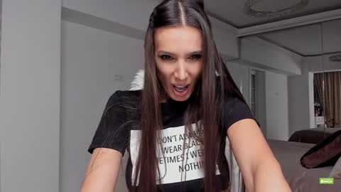 Silvia online show from 12/07/24, 07:32