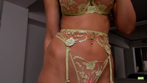 Silvia online show from 09/27/25, 05:18