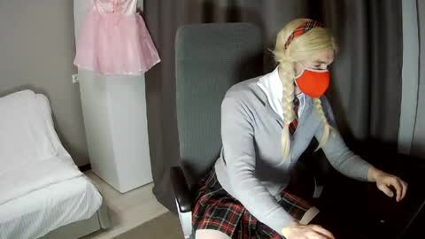 Mylittlecute online show from 04/28/26, 07:19