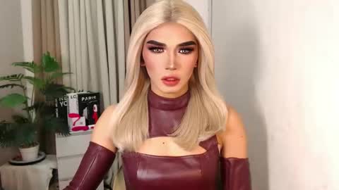 Miss Andrea online show from 12/05/25, 06:26