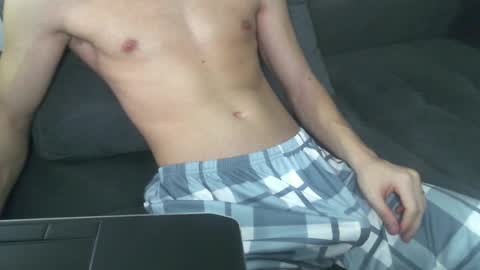 uniqueboy22 online show from 03/24/26, 08:58