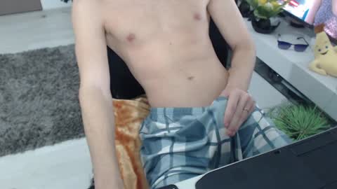 uniqueboy22 online show from 04/06/26, 05:36