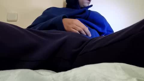 unknownuser414606 online show from 10/28/25, 12:25