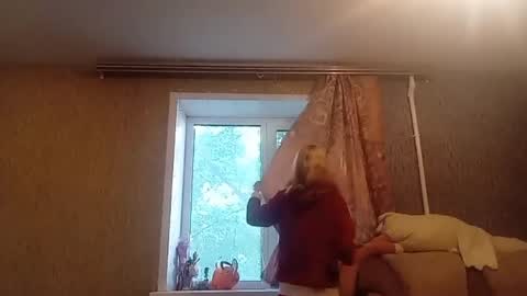 Leslie online show from 05/25/26, 03:29