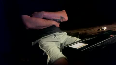 untouchableace84 online show from 11/02/25, 07:33