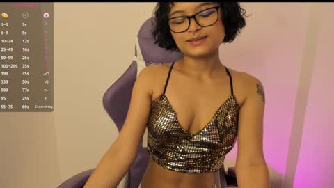 Snapshot of unu_nai chatting on 01/01/25, 03:45 new INSTA online show from 01/01/25, 03:45